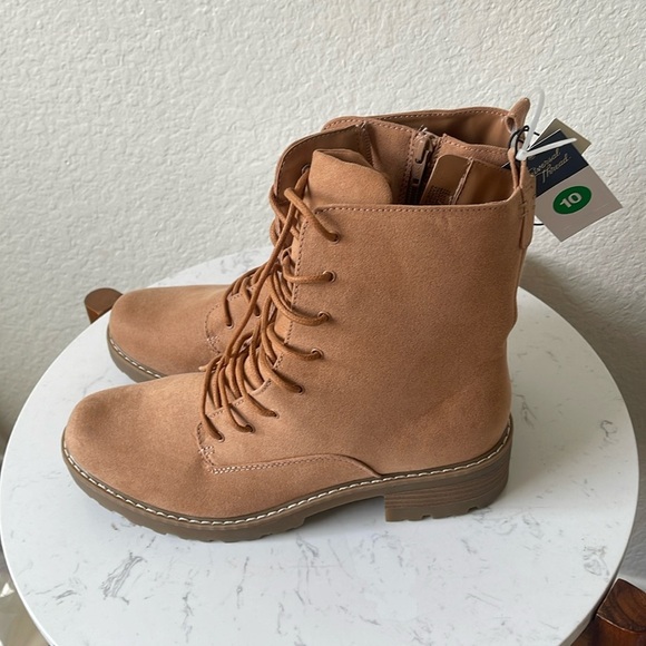 NWT Universal Thread Women’s Ophelia Lace-up boots size 10 - Picture 2 of 5